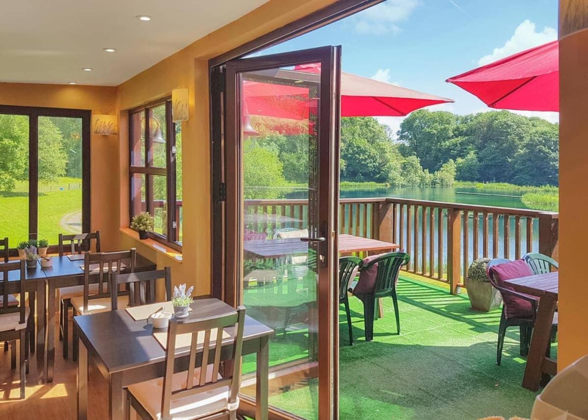 Garnffrwd Park Otel Llanddarog Dış mekan fotoğraf